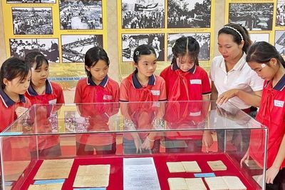 Để di sản kể chuyện quê hương