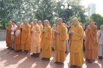 Thái Nguyên: Ban Trị sự GHPGVN tỉnh dâng hương tưởng niệm các anh hùng liệt sĩ trước thềm đại hội