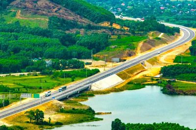Đề xuất bổ sung 5 tuyến cao tốc, tăng kết nối liên vùng, cửa khẩu, cảng biển và Tây Nguyên