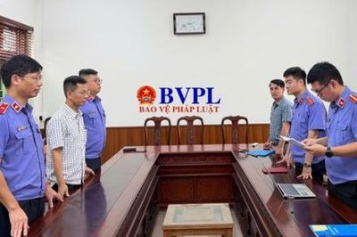 Khởi tố, bắt tạm giam nguyên Thẩm phán Tòa án Nhân dân TP Hà Nội Nguyễn Đăng Phong