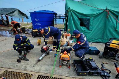 Những cống hiến thầm lặng phía sau 'tiền tuyến' cứu nạn tại Venezuela