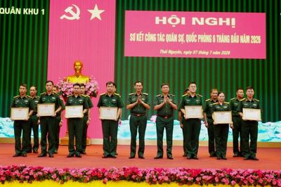 Quân khu 1 sơ kết công tác quân sự, quốc phòng 6 tháng đầu năm
