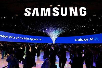 Samsung lãi kỷ lục quý II nhưng cổ phiếu vẫn lao dốc