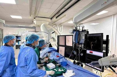 Đau đầu, chóng mặt kéo dài, bất ngờ phát hiện 'quả bom nổ chậm' trong não