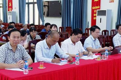 Mô hình trồng sen thích ứng biến đổi khí hậu tại xã Ứng Hòa cho thu 30.000 bông/ha