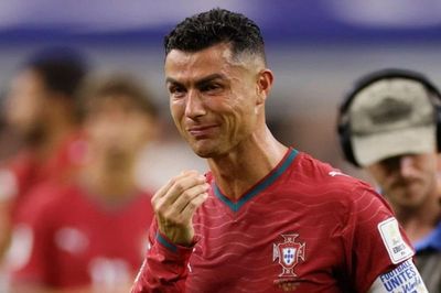 Chia tay World Cup, Ronaldo có rời tuyển Bồ Đào Nha không và tương lai ra sao?