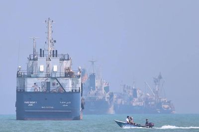 Ba tàu hàng liên tiếp bị tập kích tại eo biển Hormuz trong 24 giờ