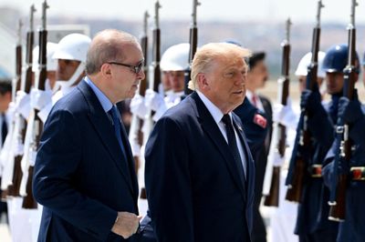 NATO ký loạt thỏa thuận 'tỷ đô', ông Trump vẫn thất vọng