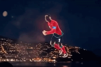 Màn drone 'tri ân Ronaldo' đánh lừa cả thế giới