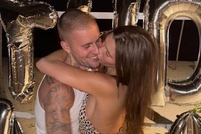 Vợ chồng Justin Bieber sau 8 năm bên nhau