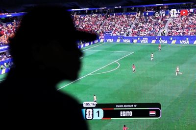 Mải xem World Cup, nhân sự TP.HCM bị nhắc nhở vì trễ deadline