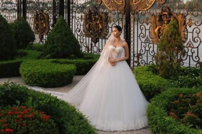 Ảnh cưới Tiên Nguyễn hé lộ dinh thự Johnathan Hạnh Nguyễn ở TP.HCM