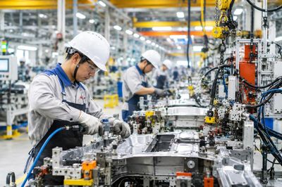 Muốn tăng trưởng hai con số, doanh nghiệp cần được gỡ gì trước?