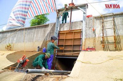 Hồi âm: Sau phản ánh của Báo Văn Hóa, Hà Tĩnh sửa cống kênh Ngàn Trươi