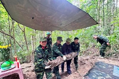 Đắk Lắk: Tìm thấy 2 hài cốt liệt sĩ từ ký ức của cựu giao liên 96 tuổi