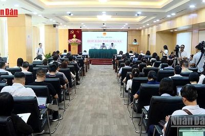[Video] Bộ Công Thương: Chưa áp dụng giá điện sinh hoạt theo giờ với hộ gia đình