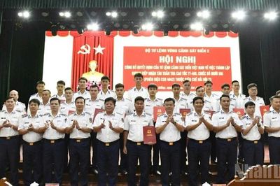 Công bố quyết định thành lập khung tiếp nhận tàu tuần tra cao tốc TT-400 tại Vùng Cảnh sát biển 2