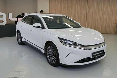 [GALLERY] BYD Seal 6 bổ sung bản rẻ chỉ 639 triệu đồng, chạy 410 km/sạc
