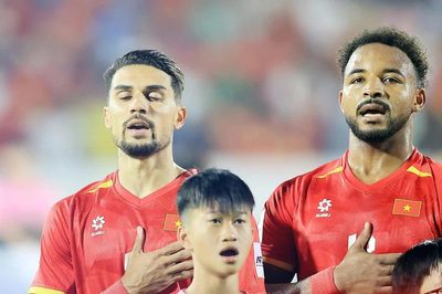 Hàng công đội tuyển Việt Nam: Mũi đinh ba Brazil