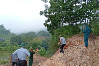 Phát hiện quả bom nặng khoảng 500kg khi thi công đường gom ở Bảo Hà