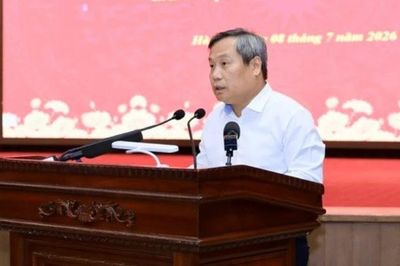 Chủ tịch Hà Nội: Tăng trưởng 11% là nhiệm vụ chính trị trọng tâm, không điều chỉnh thấp hơn