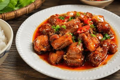 Cách làm sườn rim mắm cực đơn giản, ngon khó cưỡng tại nhà