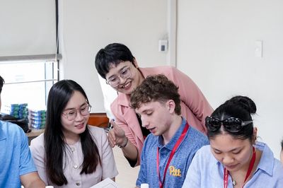 Cơ hội vào đại học song ngữ với điểm thi THPT 2026 từ 15 - 18