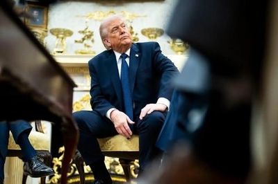 Ông Trump ra lệnh cắt đứt mọi quan hệ thương mại với Tây Ban Nha