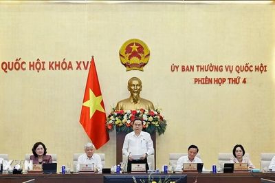 Khai mạc Phiên họp thứ 4 của Ủy ban Thường vụ Quốc hội