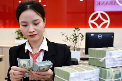 Tín dụng tăng nhanh hơn huy động, áp lực cân đối vốn gia tăng