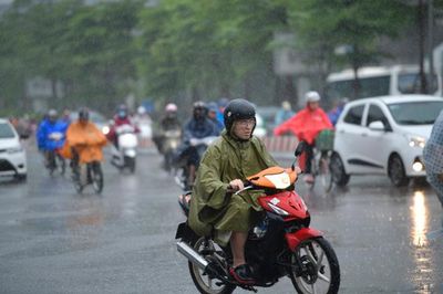 Thời tiết ngày 8/7: Bắc Bộ mưa dông về chiều tối, cảnh báo lũ quét và sạt lở đất