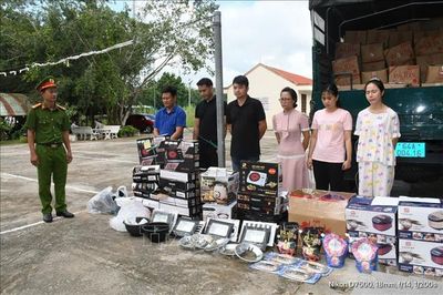 Bắt nhóm đối tượng lừa bán hàng giả thu lợi hàng tỷ đồng