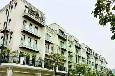 Nguồn cung nhà ở lập đỉnh, vì sao người mua vẫn dè dặt xuống tiền?