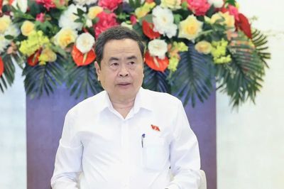 Làm rõ việc chậm triển khai 2 trung tâm tài chính quốc tế