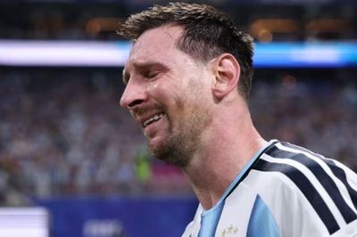 Nước mắt Messi