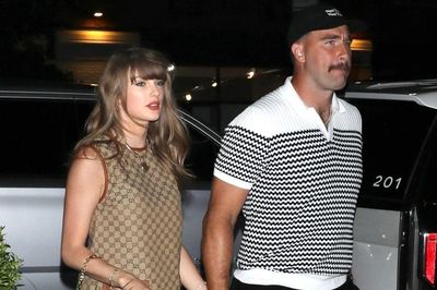 Sự thật phía sau hợp đồng tiền hôn nhân dài 40 trang của Taylor Swift