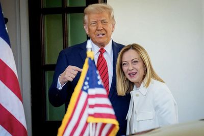 Từng được xem là 'cặp đôi chính trị ăn ý', vì sao ông Trump và bà Meloni xảy ra rạn nứt?