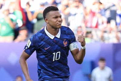 Dậy sóng vì FIFA giao 5 trọng tài Argentina bắt trận Pháp - Morocco