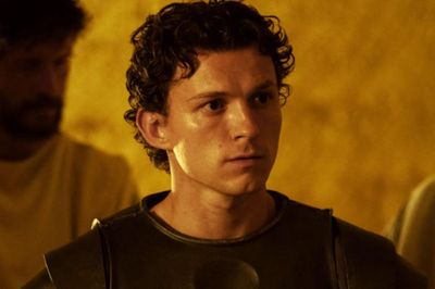 Cú nhầm lẫn khi Tom Holland khen phim của Nolan