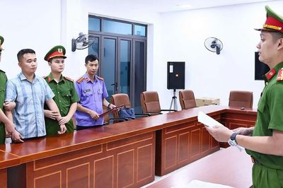 Khởi tố, bắt tạm giam giáo viên trong vụ hơn 140 điểm 10 Toán ở Tuyên Quang
