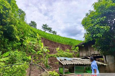 Lai Châu: Mưa lớn gây sạt lở nghiêm trọng, giao thông chia cắt