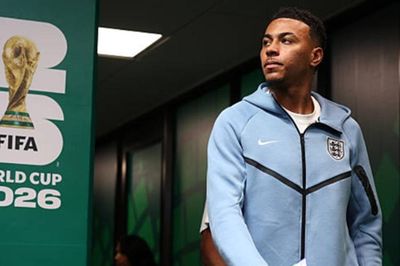 Arsenal quyết chiêu mộ Morgan Rogers, Tottenham bạo chi 85 triệu bảng cho Junior Kroupi