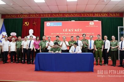 Ký Quy chế phối hợp đảm bảo an ninh trật tự trong lĩnh vực điện lực