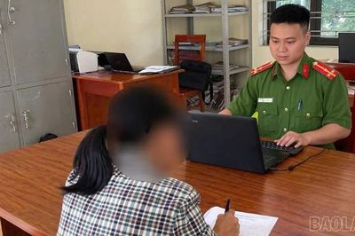 Xử phạt 750.000 đồng người phụ nữ vứt rác thải bừa bãi tại xã Khánh Hòa