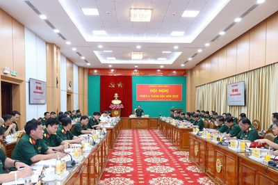 Lâm Đồng quyết tâm cùng Quân khu 7 hoàn thành thắng lợi nhiệm vụ quân sự, quốc phòng năm 2026
