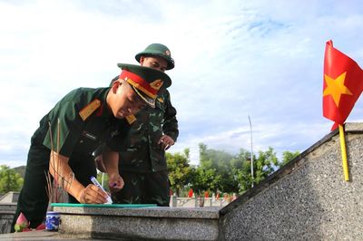 Đội nắng, dầm mưa tìm lại tên các liệt sĩ hy sinh nơi tọa độ lửa Hà Tĩnh