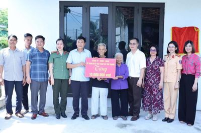 Ninh Bình khánh thành, bàn giao hai căn nhà Đại đoàn kết cho hộ nghèo