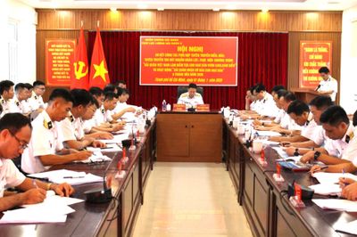 Hải quân Việt Nam luôn là điểm tựa cho ngư dân vươn khơi, bám biển