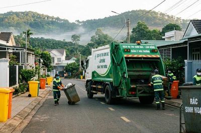Lâm Đồng: 55 địa phương ký hợp đồng thu gom, vận chuyển rác sinh hoạt