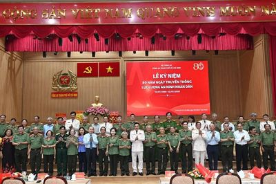 Mỗi chiến công gắn với sự hy sinh thầm lặng và lòng quả cảm